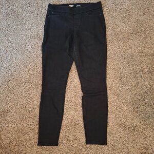 Black Levis Signature Gold Totally Shaping Pull-on Skinny Jean size 6